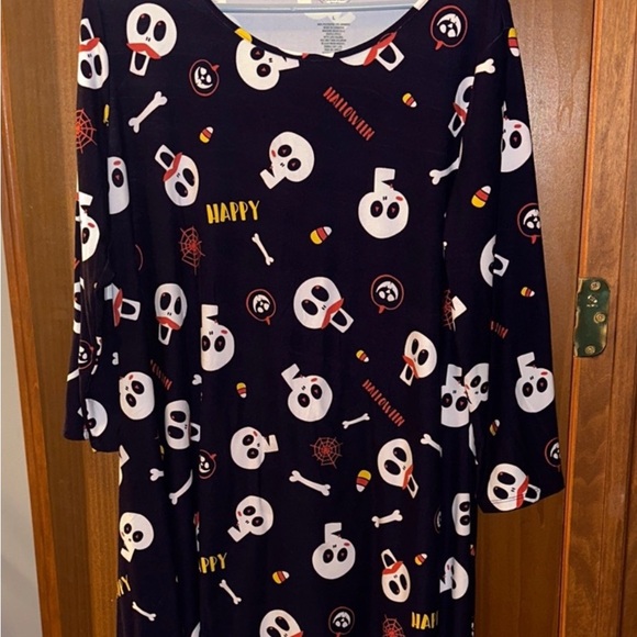 St. John's Bay Dresses & Skirts - St. John’s Bay Halloween Graphic Dress – Skulls & Bones – Black – Size L